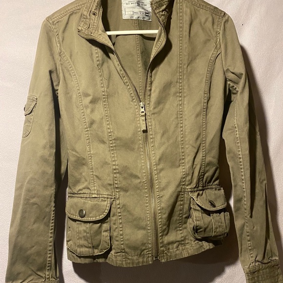 Jean jacket - Picture 1 of 3